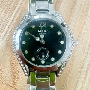 Relic wet ladies black dial silver tone sporty watch NEW BATTERY